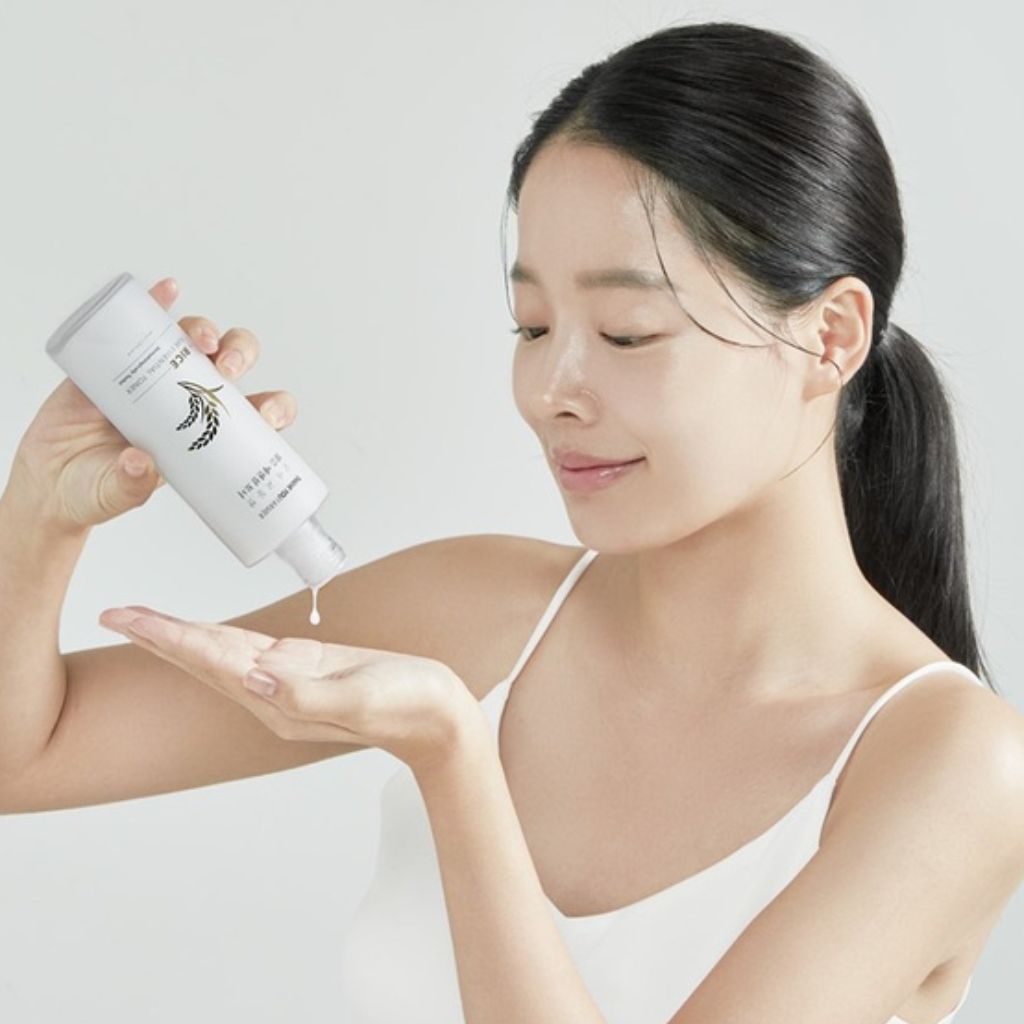 Thank You Farmer Rice Pure Essential Toner 200ml